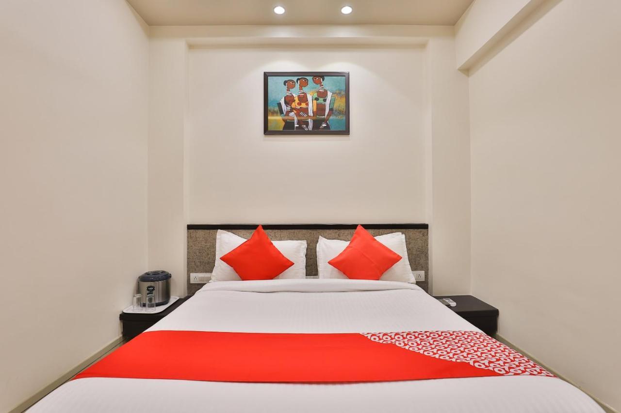 Oyo 23289 Hotel Anmol Palace Ahmedabad Exterior photo
