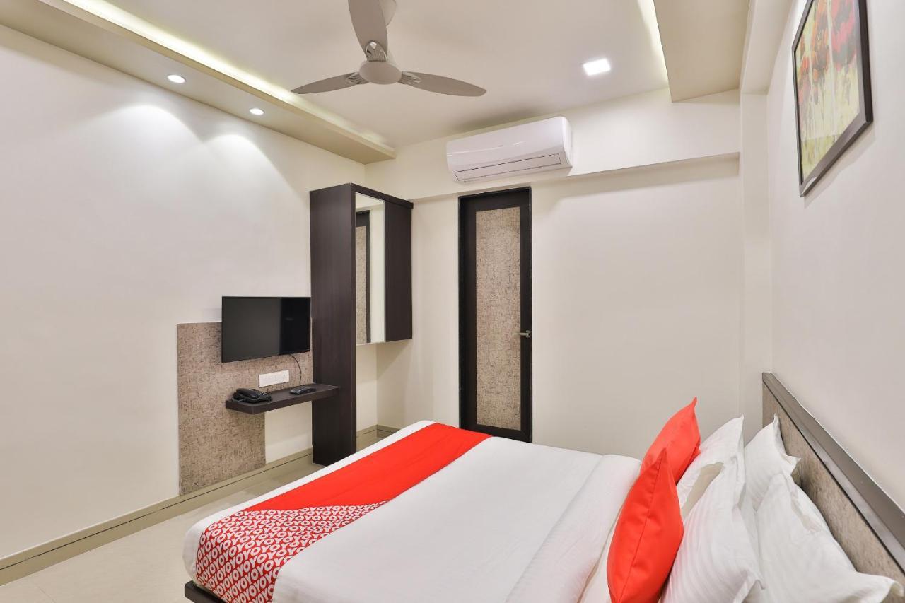 Oyo 23289 Hotel Anmol Palace Ahmedabad Exterior photo